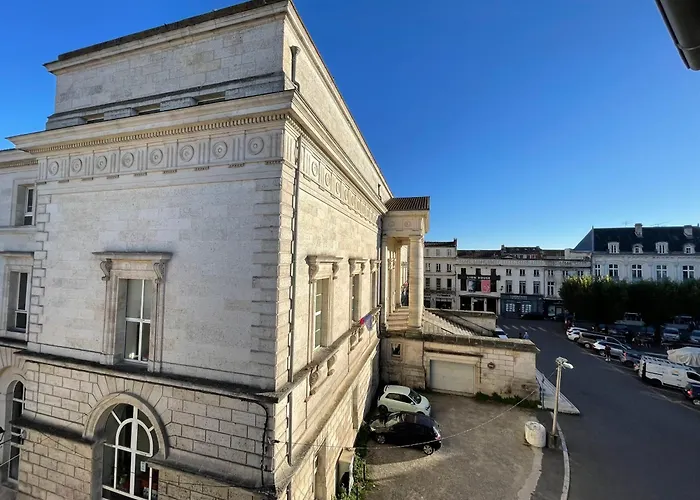 Superbe Loft Insolite Au Coeur D\'Angouleme