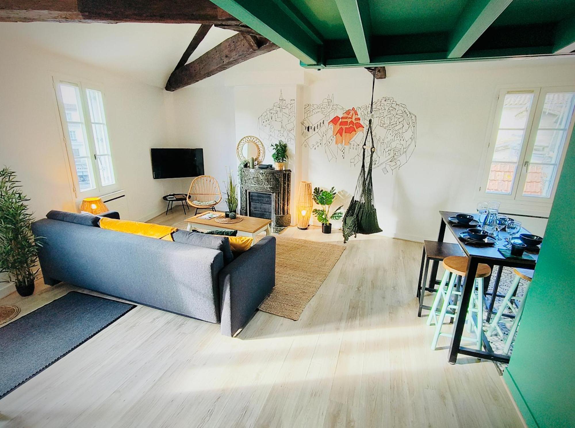 Superbe Loft Insolite Au Coeur D'angouleme *