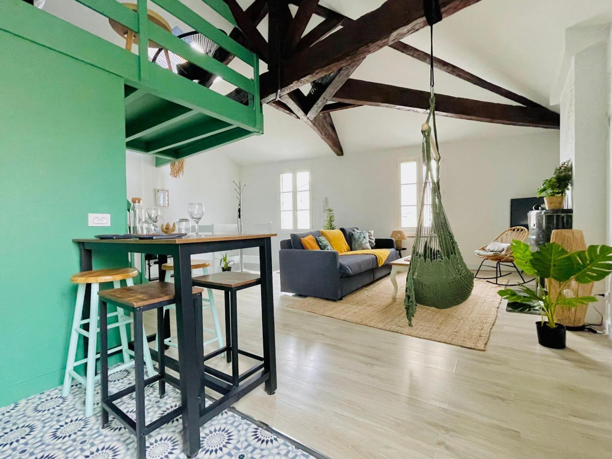 Superbe Loft Insolite Au Coeur D'angouleme *